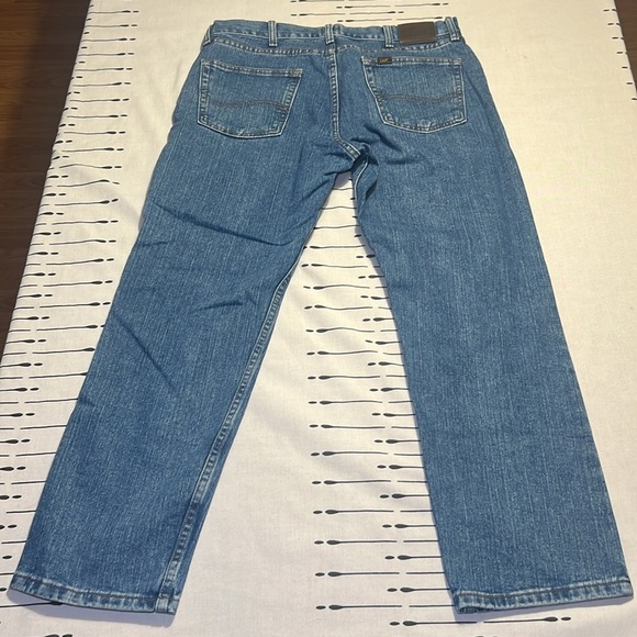 Vintage  Lee Regular Fit Relaxed denim jeans. Size 34 x 29. - Picture 3 of 11